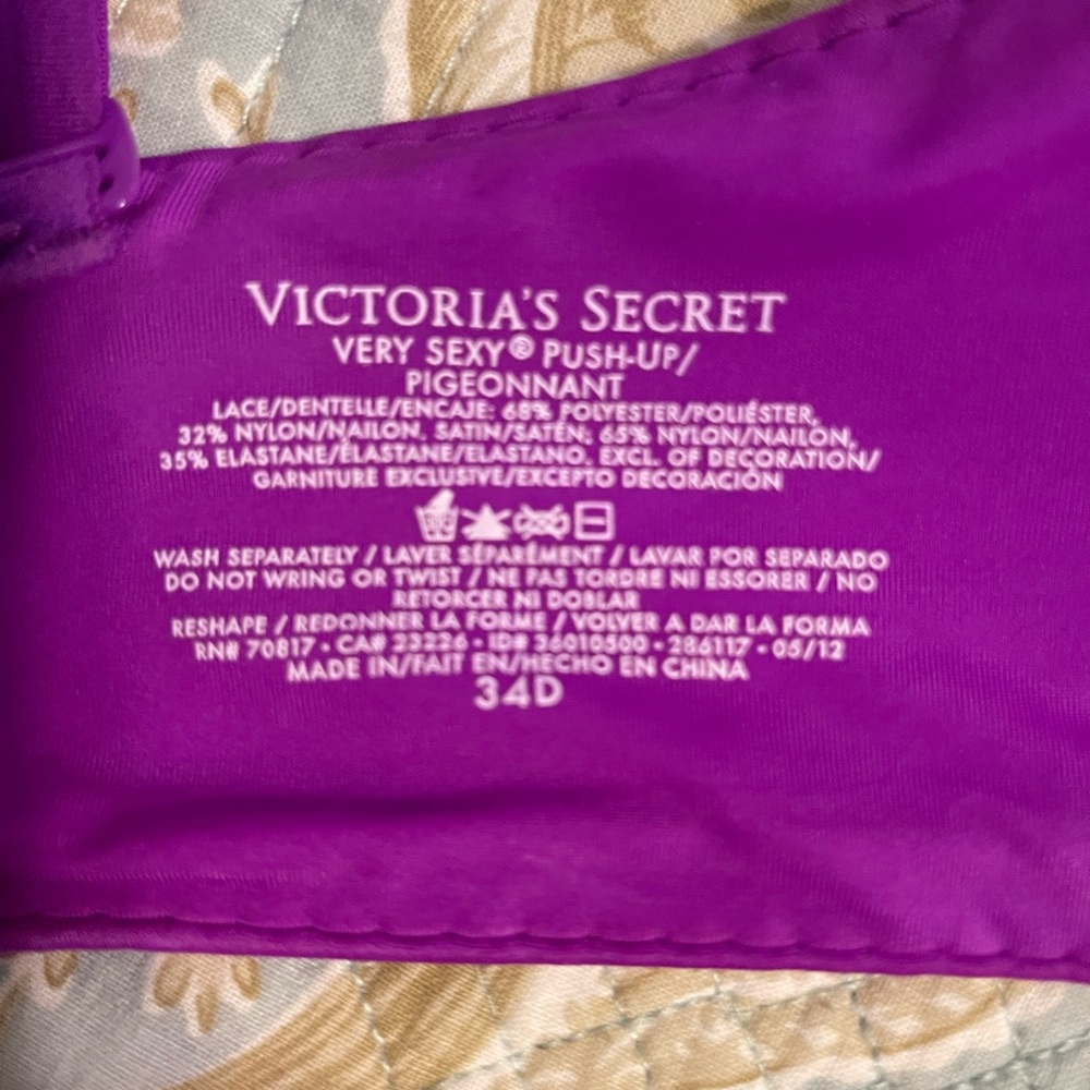 Victoria’s Secret very sexy purple & Black lace push up bra 34D - Picture 3 of 3